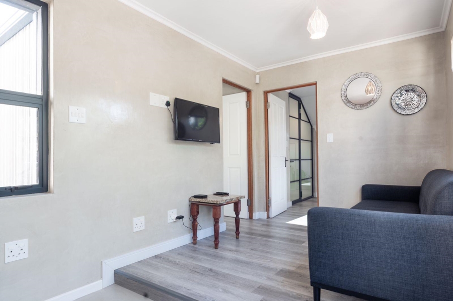 To Let 2 Bedroom Property for Rent in Green Point Western Cape
